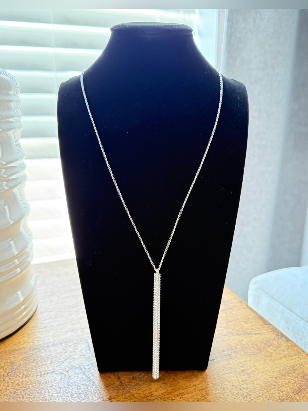 New York & Company Silver Tone Rhinestone Bar Pendant Lariat Necklace (NWT) –26”